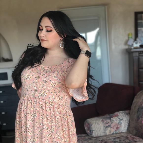 Meet your Posher, Leigh - Picture 2 of 3